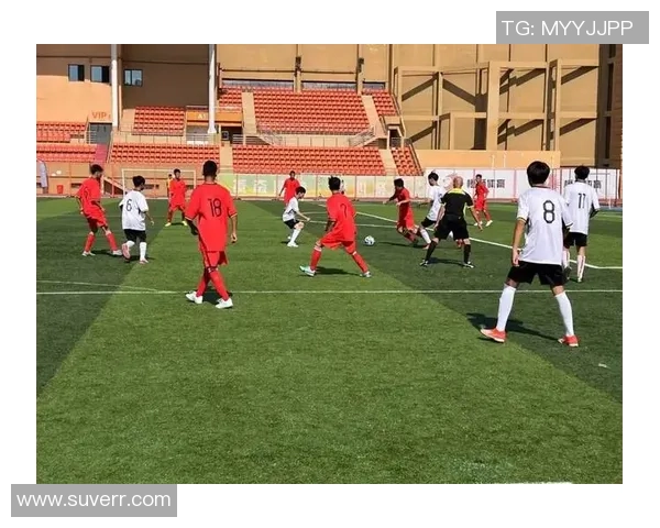 墨尔本胜利与上海东亚的激烈对决展现足球魅力与团队精神 墨尔本胜利与上海东亚的激烈对决展现足球魅力与团队精神