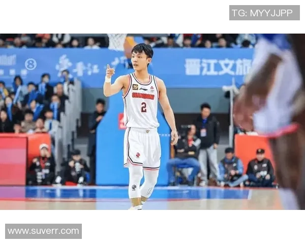 徐杰的篮球之路：从青涩少年到CBA明星的成长故事与奋斗历程