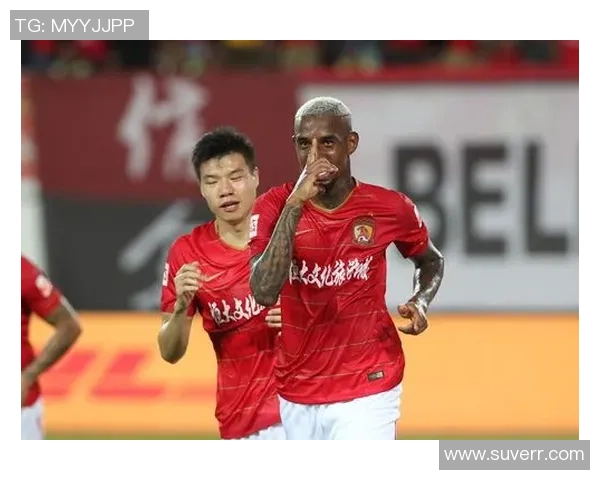 恒大主场迎战国安争夺三分双方球员状态火热期待精彩对决 恒大主场迎战国安争夺三分双方球员状态火热期待精彩对决